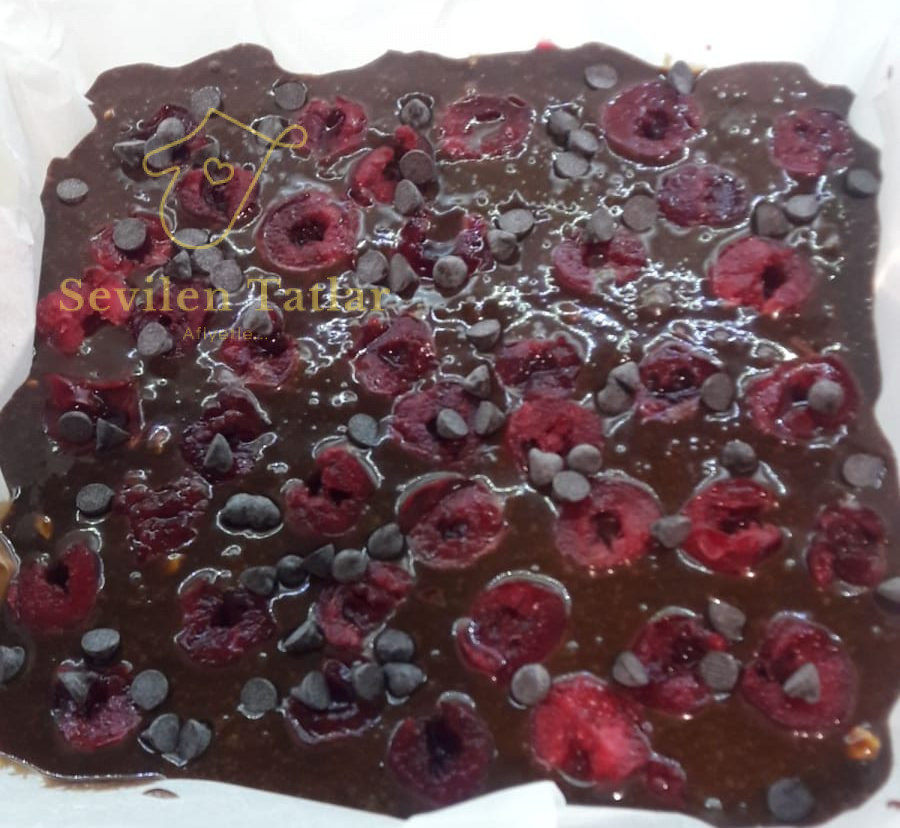 vişneli brownie